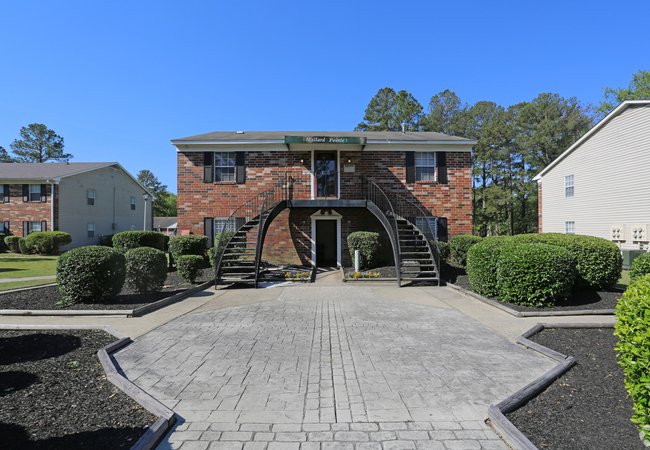 beautiful building at Mallard Pointe Apartments located in Columbia, SC